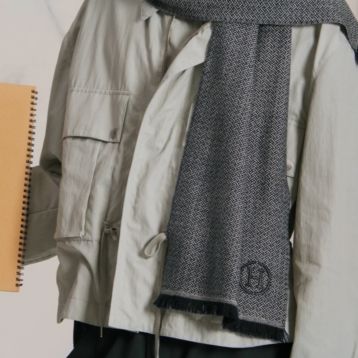 カシミヤマフラー 《ニュイ・デテ》 - ブルー | Hermès